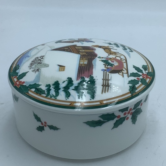 Mikasa Christmas Magic Ceramic Trinket Box - Picture 4 of 8
